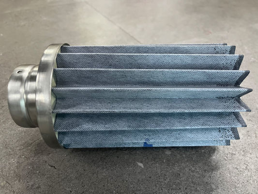 亜鉛メッキダイヤモンドメッシュアウターメッシュを備えたプリーツメディアオイルミストフィルターエレメント 洗濯可能で再利用可能 メンテナンス ろ過機能を提供
